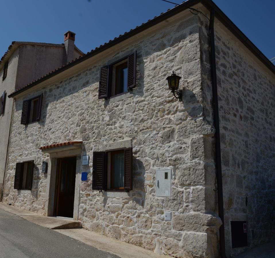 Casa Ferata - Holiday Home Vizinada Luaran gambar