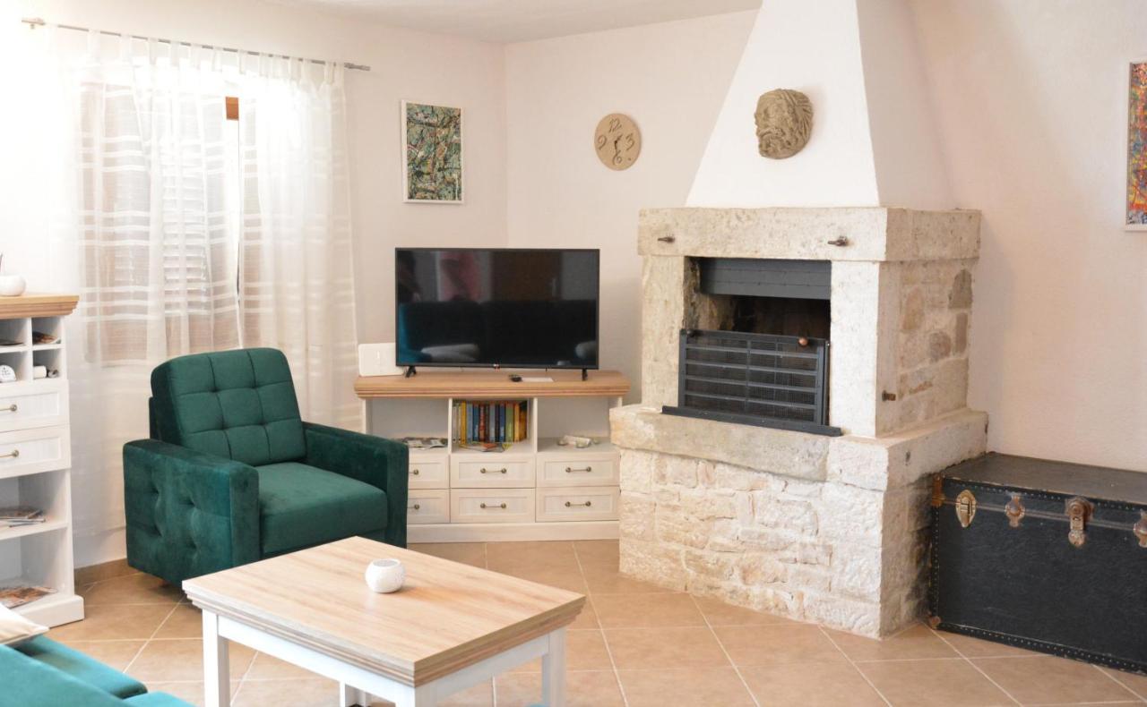 Casa Ferata - Holiday Home Vizinada Luaran gambar