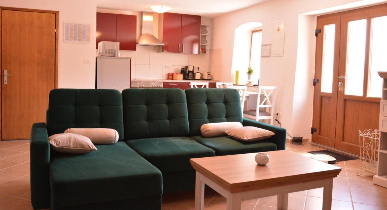 Casa Ferata - Holiday Home Vizinada Luaran gambar