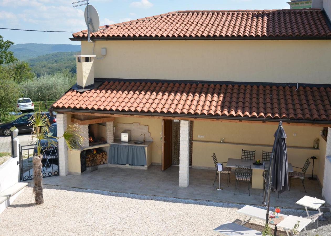 Casa Ferata - Holiday Home Vizinada Luaran gambar
