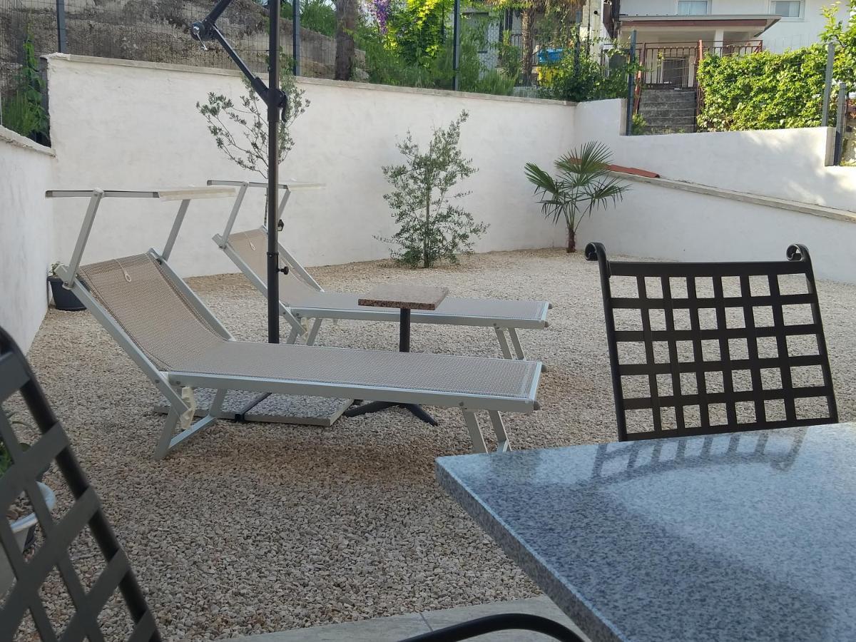 Casa Ferata - Holiday Home Vizinada Luaran gambar