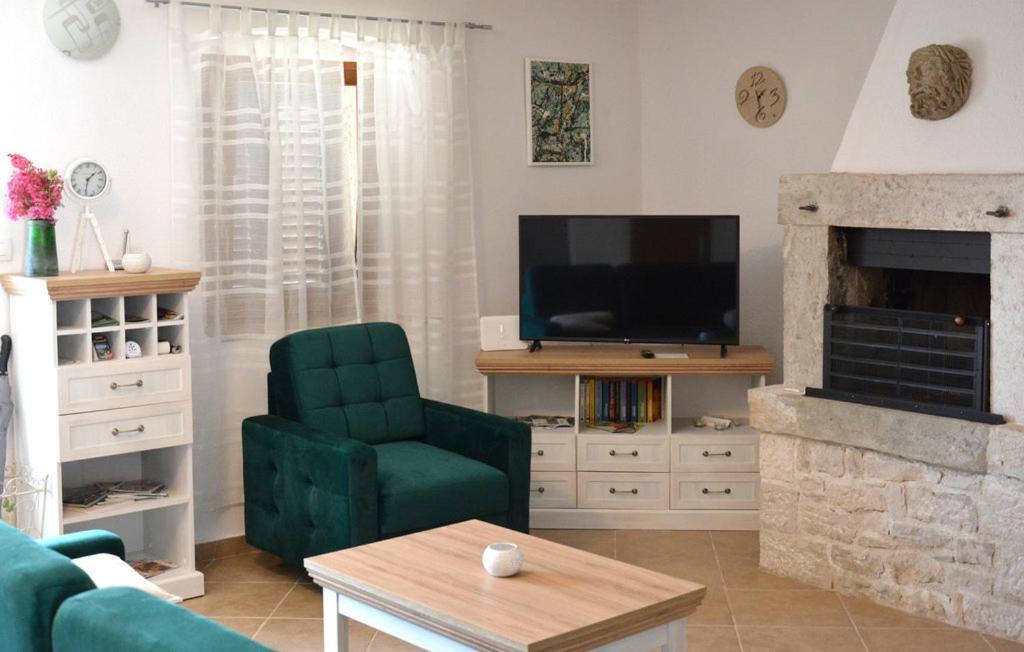 Casa Ferata - Holiday Home Vizinada Luaran gambar