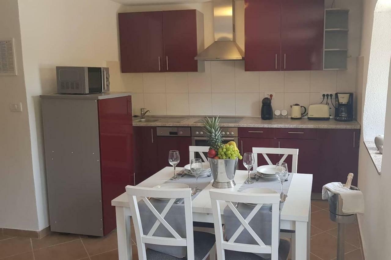 Casa Ferata - Holiday Home Vizinada Luaran gambar