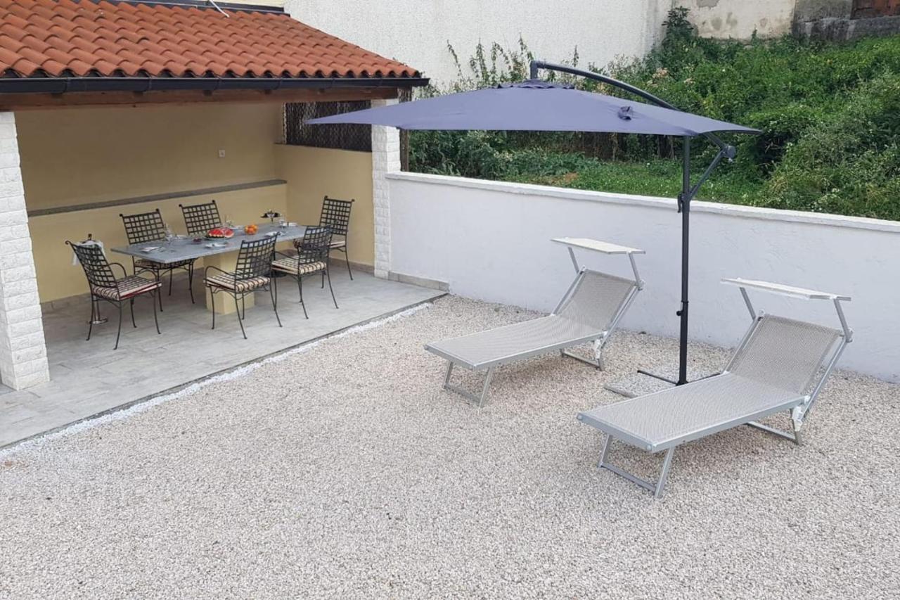 Casa Ferata - Holiday Home Vizinada Luaran gambar